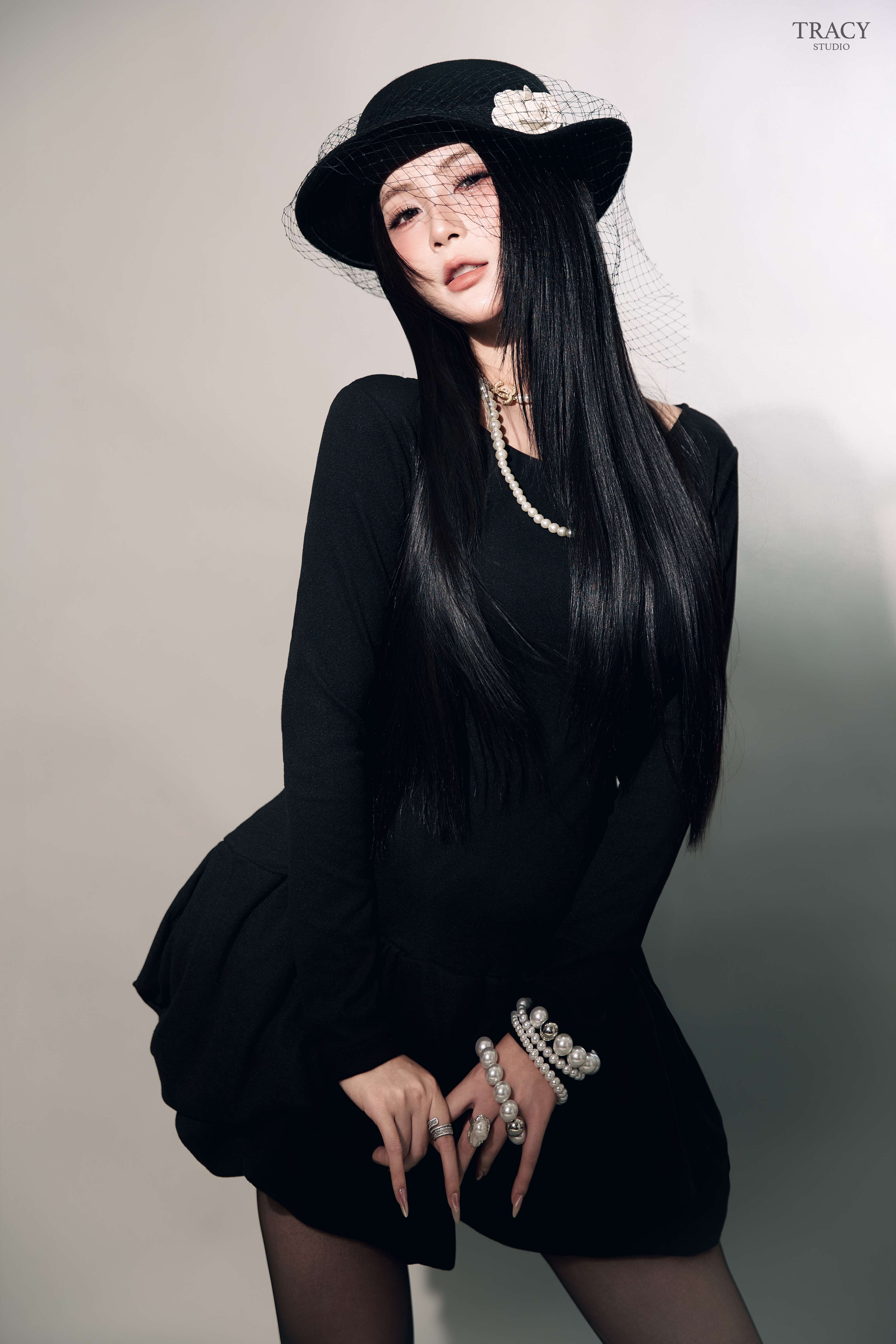 frontend/img/gallery/concept-cool-ngau-slay/tracy-studio-chup-concept-slay-basic-nong-hang-black (2).jpg